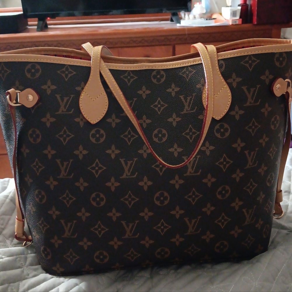 TOTE BAG. Monogram.